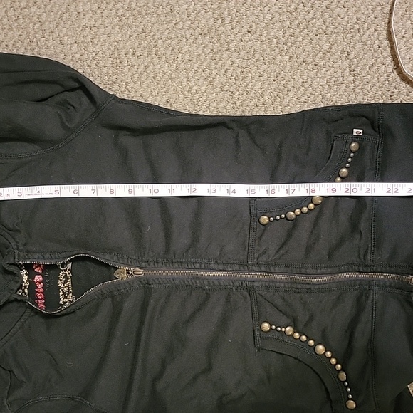 Twisted Heart sweatshirt - Picture 6 of 6